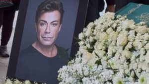 Fatih Ürek son yolculuğuna uğurlandı: Cenazesi sevenleriyle doldu taştı