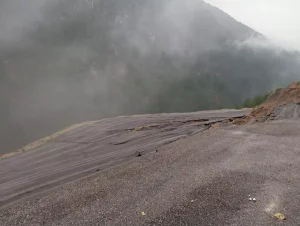 Feke’de Helikopter Pisti Çöktü