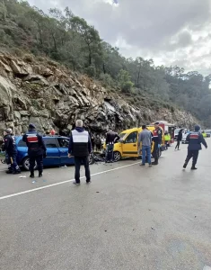 Fethiye’de Trafik Kazası: 2 Ölü, 5 Yaralı