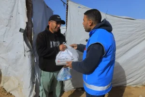 Gazze’de Ramazan İftar Paketi Dağıtımı Başladı