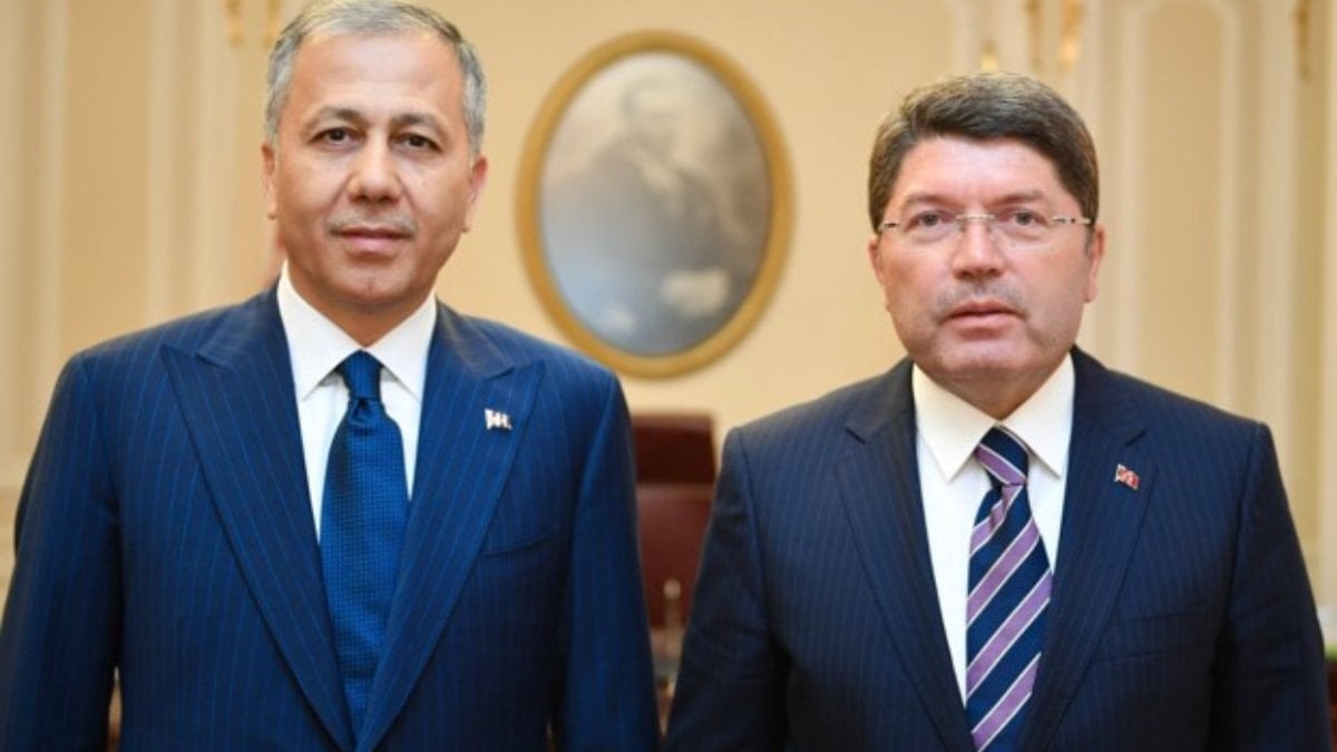 Görevlerinden ayrılan Ali Yerlikaya ve Yılmaz Tunç’tan veda mesajı