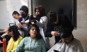 Güvenli, Çağdaş ve Sıcak bir Pencereden Yansıyanlar