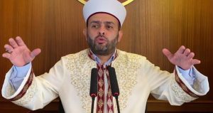 Halil Konakcı’yı ‘herkesin tanıdığı bir büyüğü’ aradı: Fuhuş dosyasını sildi