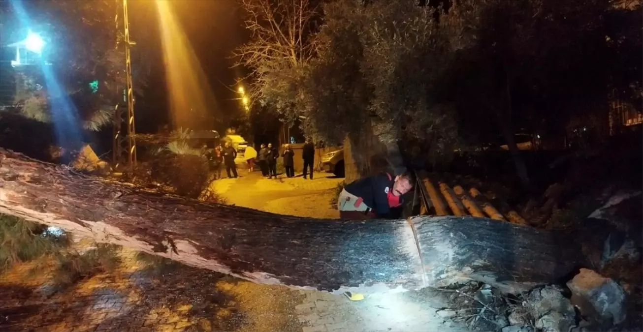 Hatay’da Sağanak Yağış ve Şiddetli Rüzgar