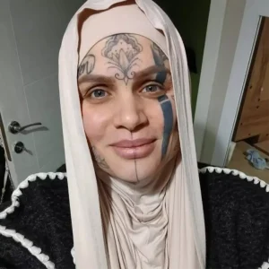 Herkes yüzü dövmeli kadını konuşuyor! İddiaların odağındaki gençten yanıt geldi