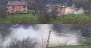 Heyelan faciası kıl payı atlatıldı! Tahliye edilen ev saniyeler içinde çöktü