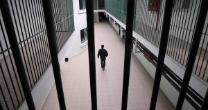 İç çamaşırına emdirilmiş uyuşturucuyu cezaevine sokan 19 şüpheli tutuklandı