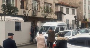 İfade verdiği polisin belindeki silahla intihar etti