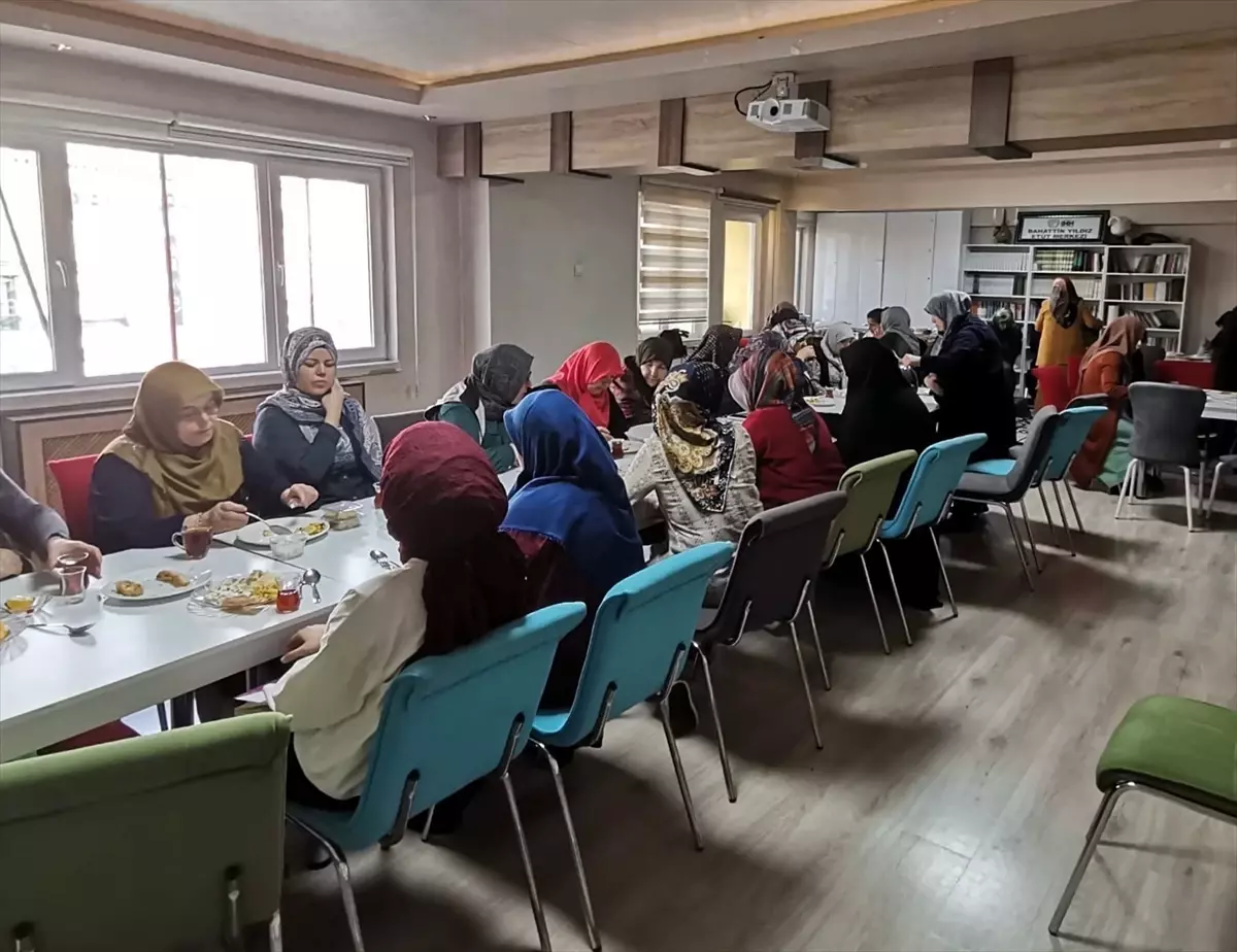 İHH’dan Yetim Çocuklar İçin Yemek Programı