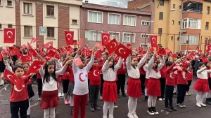İkinci Dönem ‘Bayrak Sevgisi’ Temasıyla Başladı