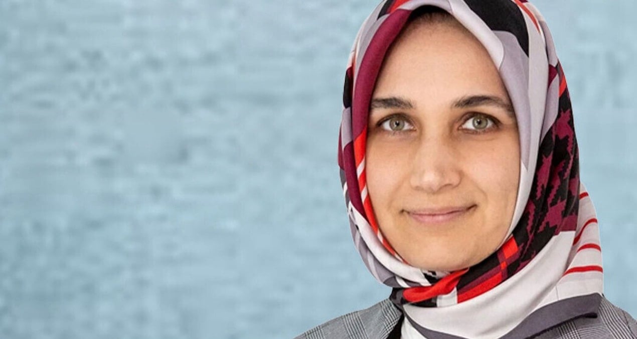 İlk başörtülü valiye Erdoğan’dan yeni görev