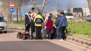 İnegöl’de Triportör Devrildi: Sürücü Yaralandı, Oğlu Gözyaşlarına Boğuldu