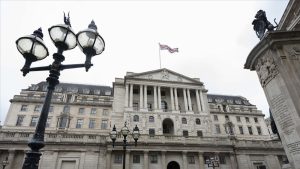 İngiltere Merkez Bankası, politika faizini sabit tuttu