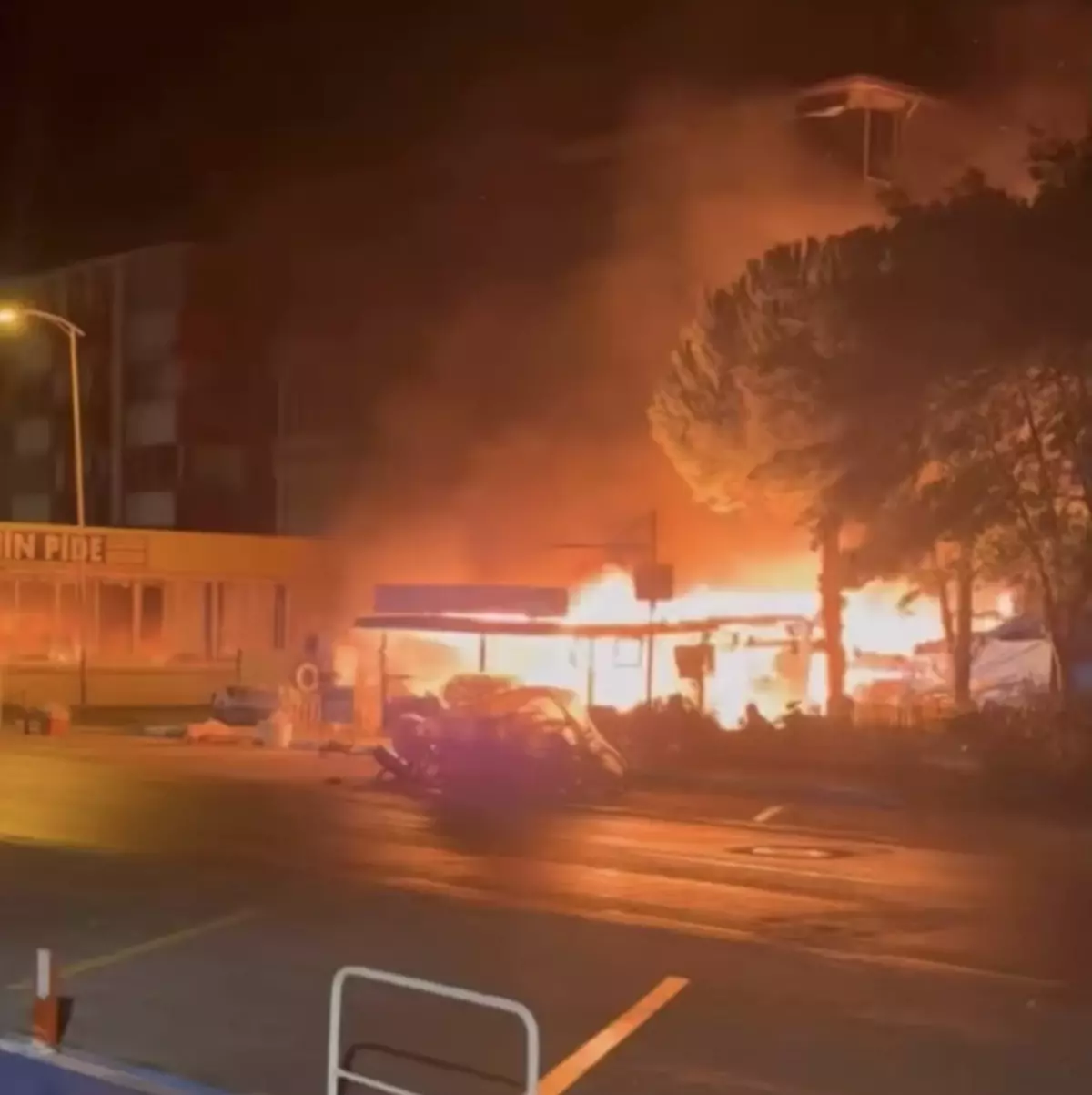 İnkumu’nda Restoran Yangını