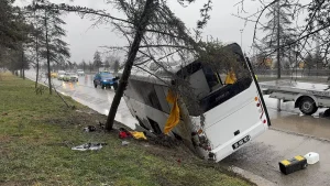 Isparta’da Cezaevi Ring Aracı Devrildi