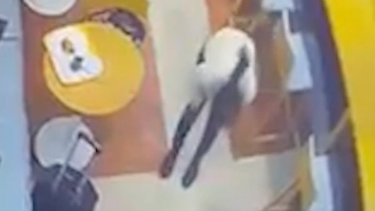 İstanbul Havalimanı’nda garsonun Heimlich müdahalesi hayat kurtardı