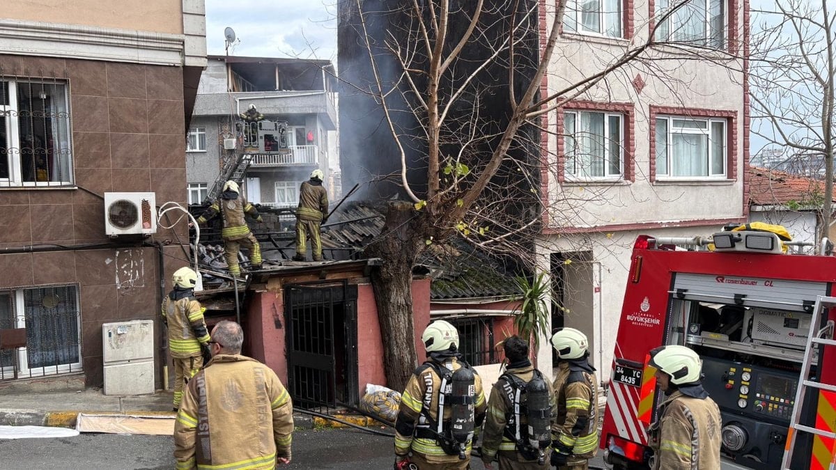 İstanbul’da gecekondudan alevler yükseldi: 2 kişi dumandan etkilendi