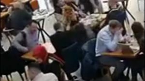 İstanbul’da kafede oturan Rus turisti, Cezayirli şüpheliler soydu