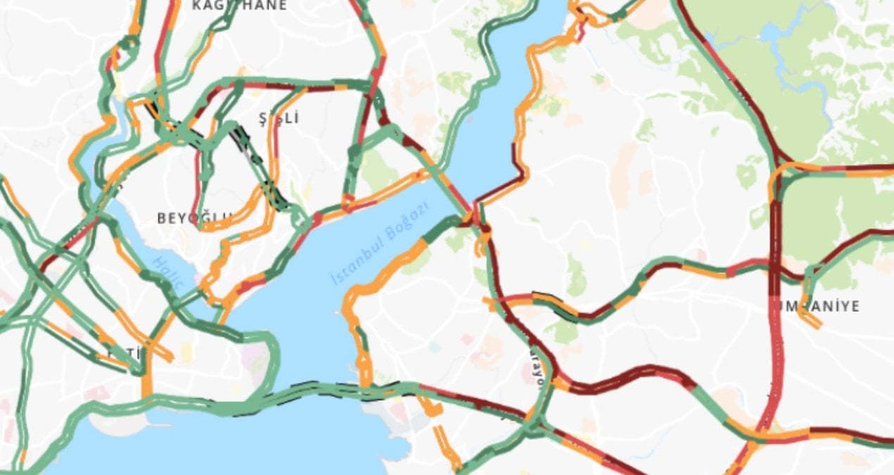 İstanbul’da trafik yine durma noktasına geldi! İşe gidenler isyan etti