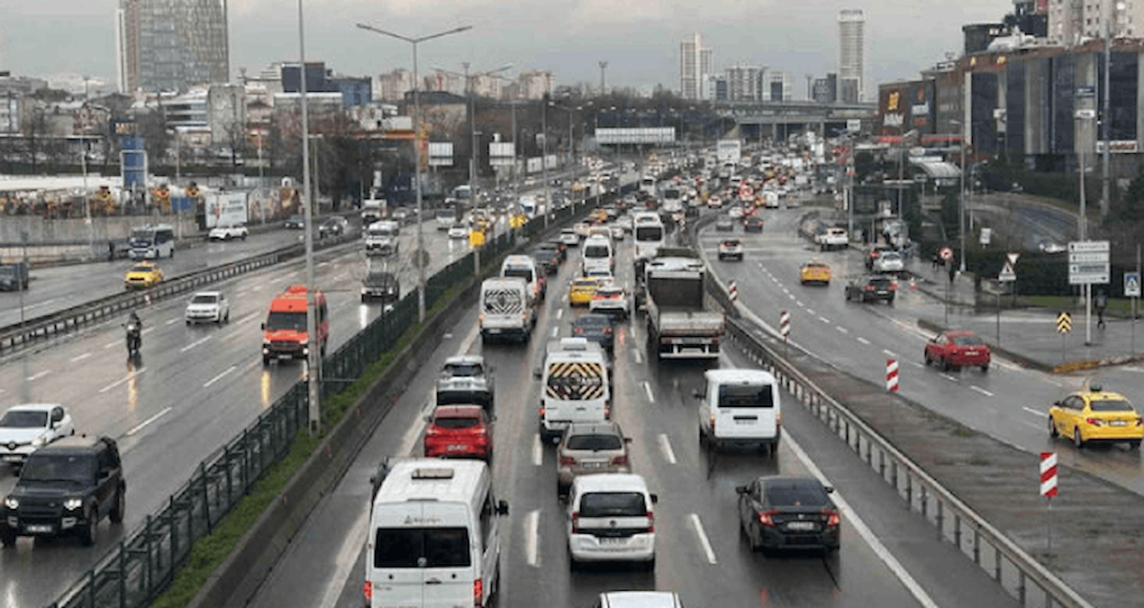 İstanbul’da trafik yoğunluğu yüzde 80’e ulaştı