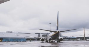 İstanbul’dan kalkan uçak iniş yapamadı, havada bekletildi