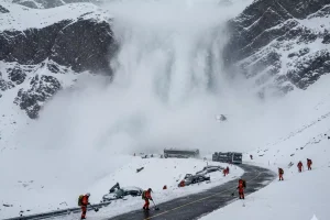 İtalya’da farklı noktalarda çığ düşmesi sonucu 4 kişi öldü
