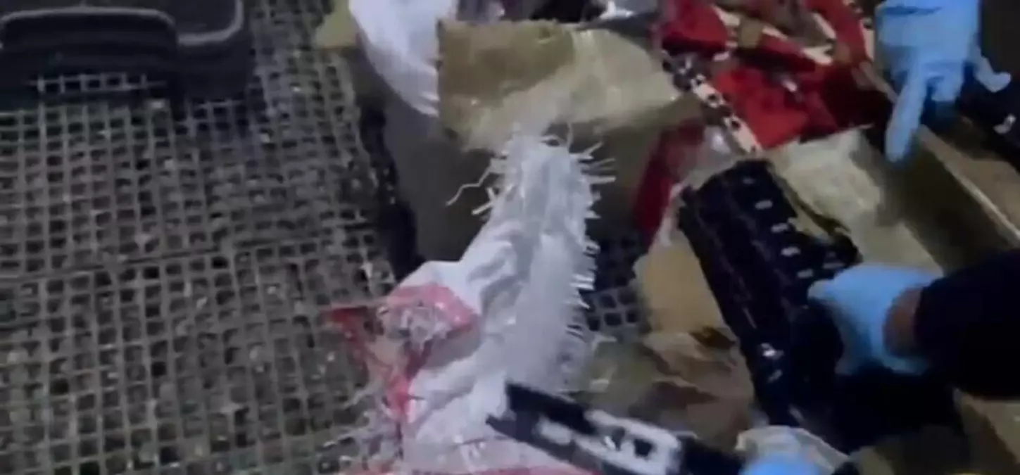 İzmir’de Güvercin Kümesinde Silah Operasyonu