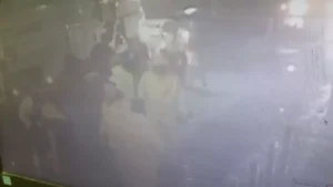 İzmir’de Tartışma Kulağı Kopardı