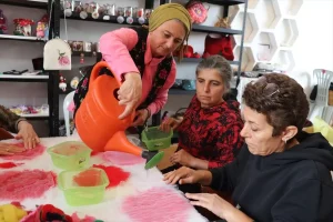 Kadınlar Keçeciliği Yeniden Canlandırıyor