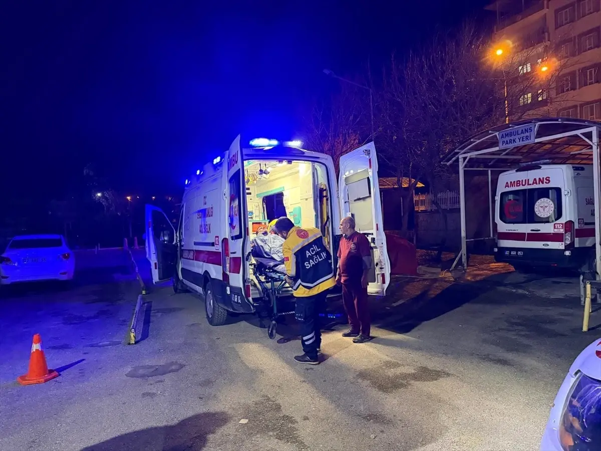 Kahta’da Pikap Devrildi, 5 Yaralı