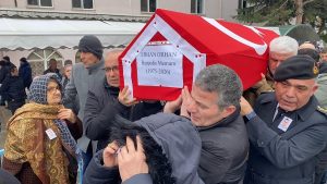 Kalp krizine yenik düşen polis memuru memleketi Bolu’da son yolculuğuna uğurlandı