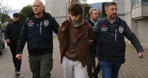 Kamyonetteki cesedin sırrı sosyal medyada çözüldü