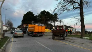 Karasu’da Riskli Yapıların Yıkımına Başlandı