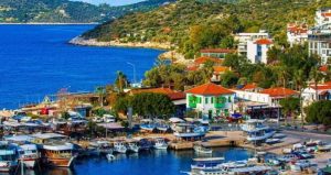 Kaş’ta talan! Eski bakan Erkan Mumcu’nun şirketine özel yol izni çıktı