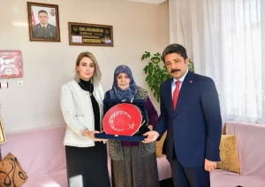 Kırşehir’de şehit ailesine Devlet Övünç Madalyası ve Beratı verildi