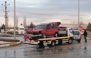 Konya’da Tır-Hafif Ticari Araç Çarpıştı: 1 Yaralı