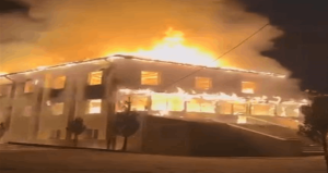 Köy camisi alev alev yandı