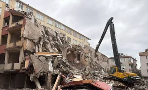 Küçükçekmece’de Yıkım Felaketi!