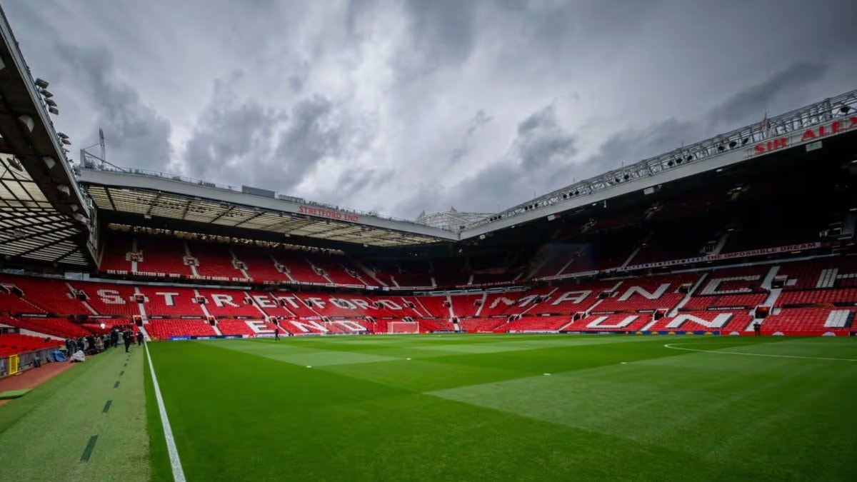 Manchester United’ın sahası Old Trafford’da iftar etkinliği düzenlendi