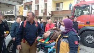 Manisa’da Çatıdan Düşen Adam Yaralandı