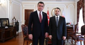 Meclis’teki yemin gerginliğinin ardından AKP’li Osman Gökçek’ten Adalet Bakanı Gürlek’e ziyaret