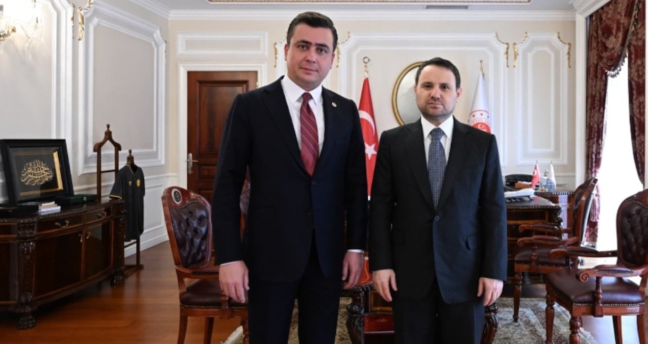 Meclis’teki yemin gerginliğinin ardından AKP’li Osman Gökçek’ten Adalet Bakanı Gürlek’e ziyaret