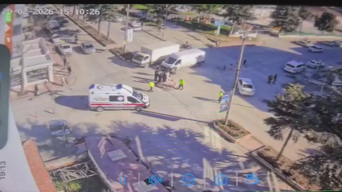 Merzifon’da Motosiklet Minibüse Çarptı