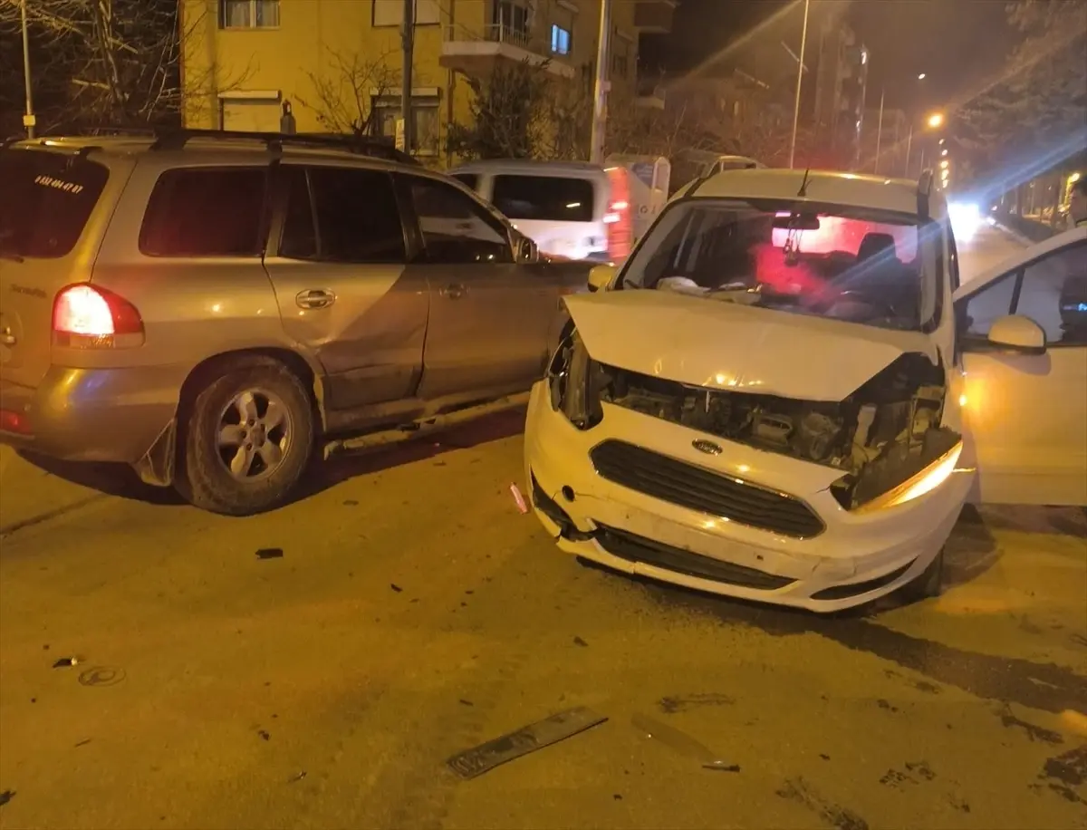 Merzifon’da Trafik Kazası: 2 Yaralı