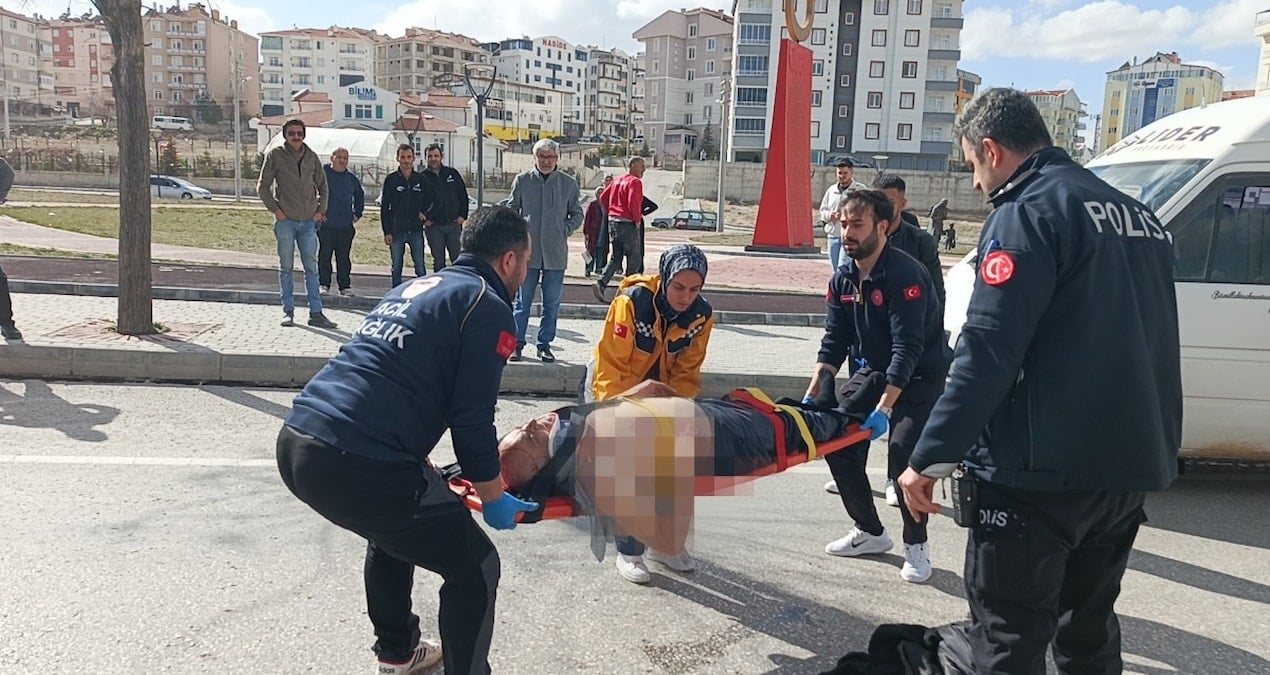 Minibüsün çarptığı yaya 32 metre sürüklenerek öldü