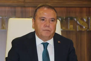 Muhittin Böcek’in sağlık durumu kritik eşikte! Solunumu duruyor, oksijen seviyesi düşüyor