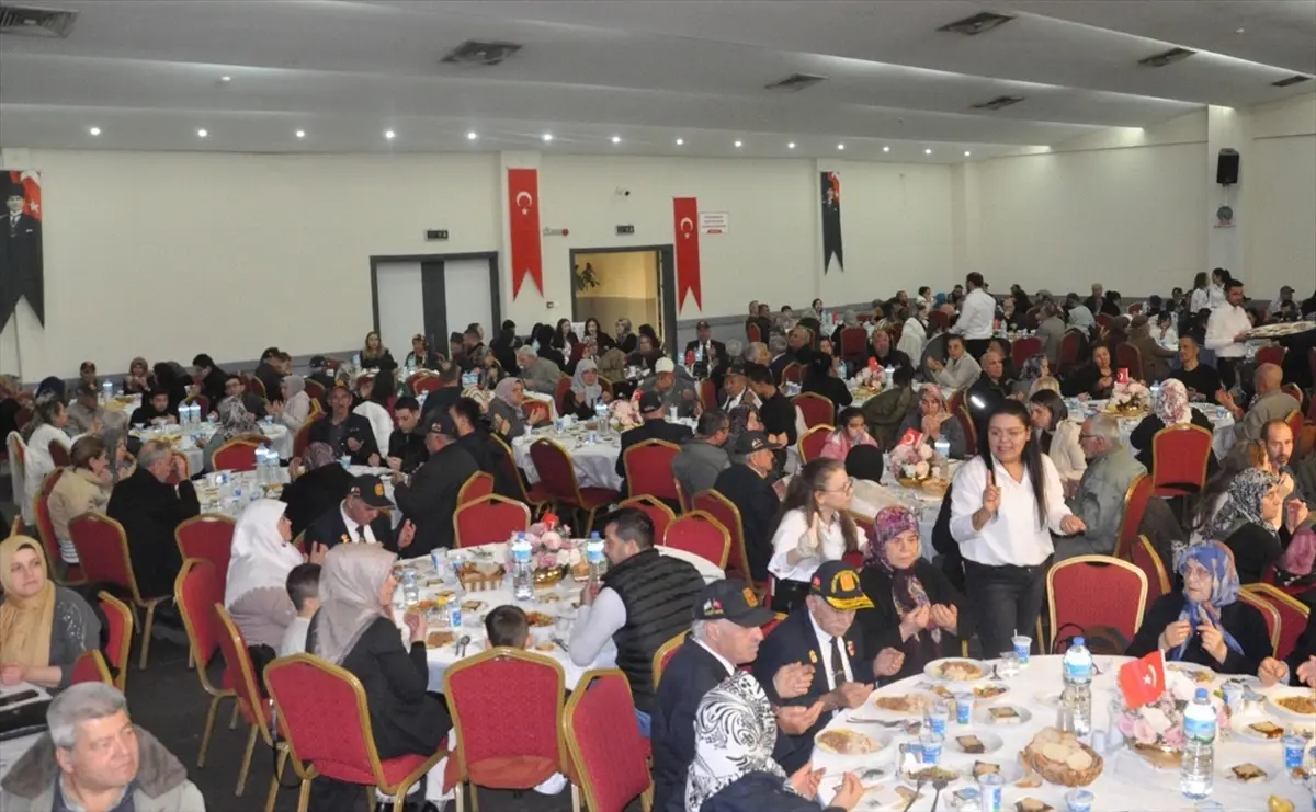 Ödemiş’te şehit aileleri ve gaziler iftarda buluştu