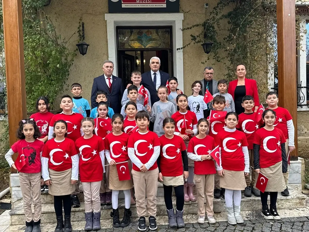 Öğrenciler Bayrak Müzesini Ziyaret Etti