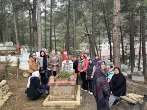 Öğretmen Furkan Sezen Mezarı Başında Anıldı