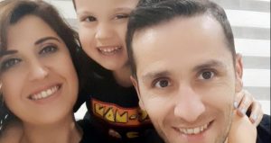 Öldürdüğü oğlunun adına bahis hesabı açmış! Karısını ve oğlunu öldüren babanın kanla yazdığı yazı ortaya çıktı